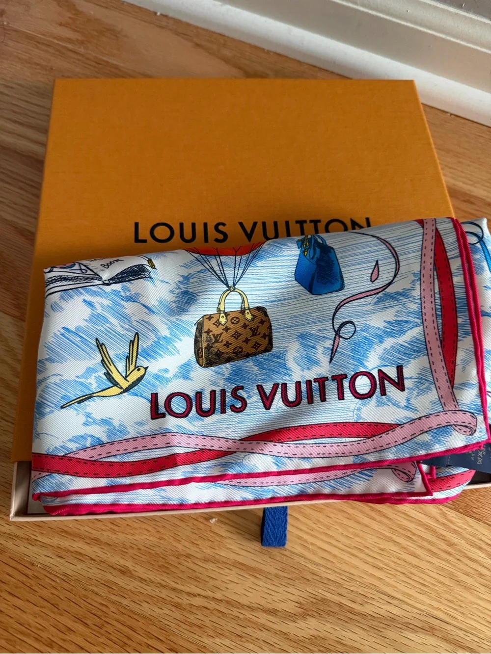Louis Vuitton Multicolor up up & away Balloon scarf